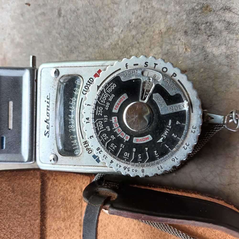 Sekonic F6 vintage light exposure meter with cover