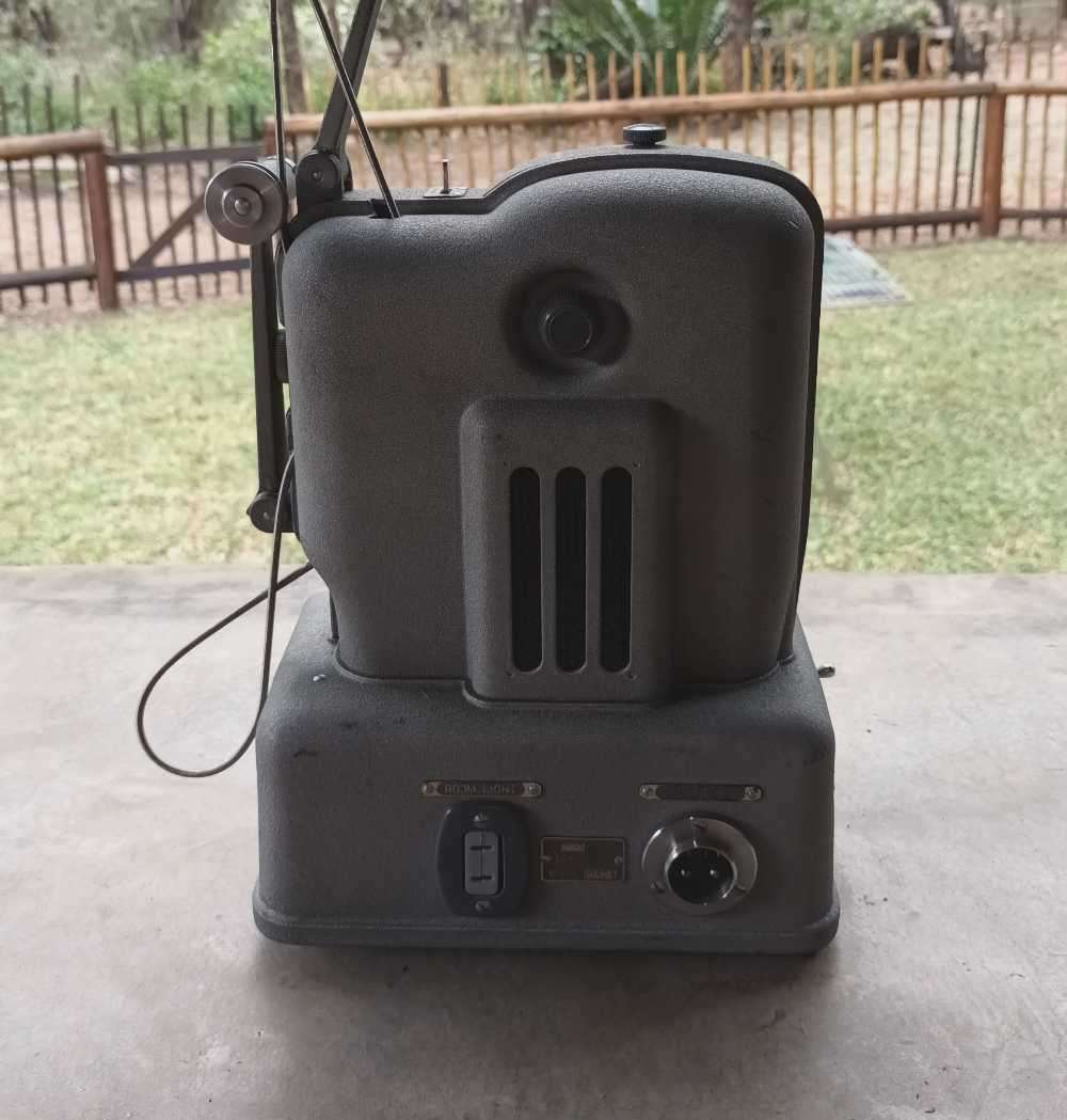 Elmo E-80 8mm kine movie projector