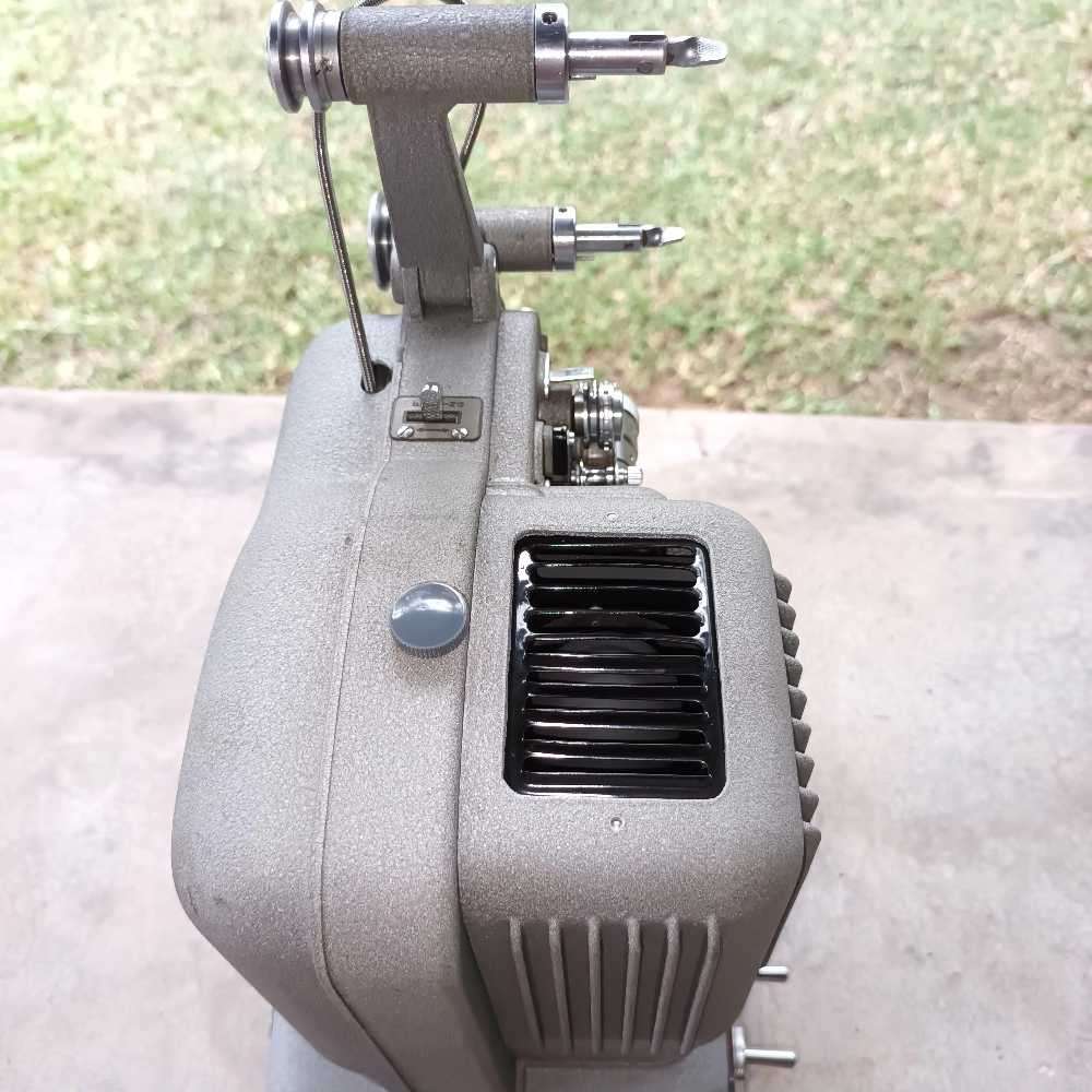 Elmo E-80 8mm kine movie projector