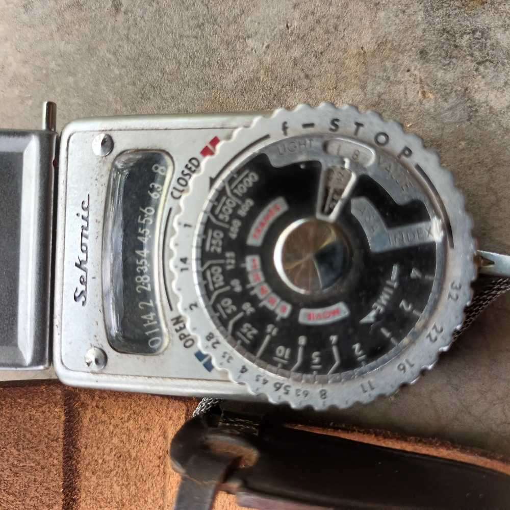 Sekonic F6 vintage light exposure meter with cover