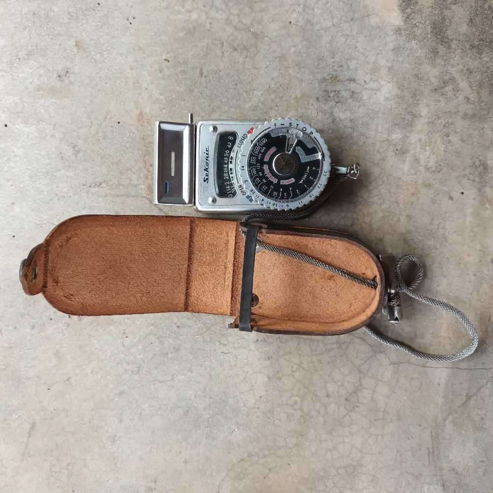 Sekonic F6 vintage light exposure meter with cover