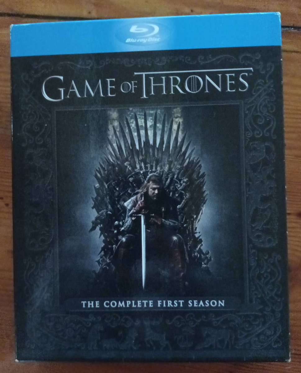 Game of Thrones. Complete first season bluray disks