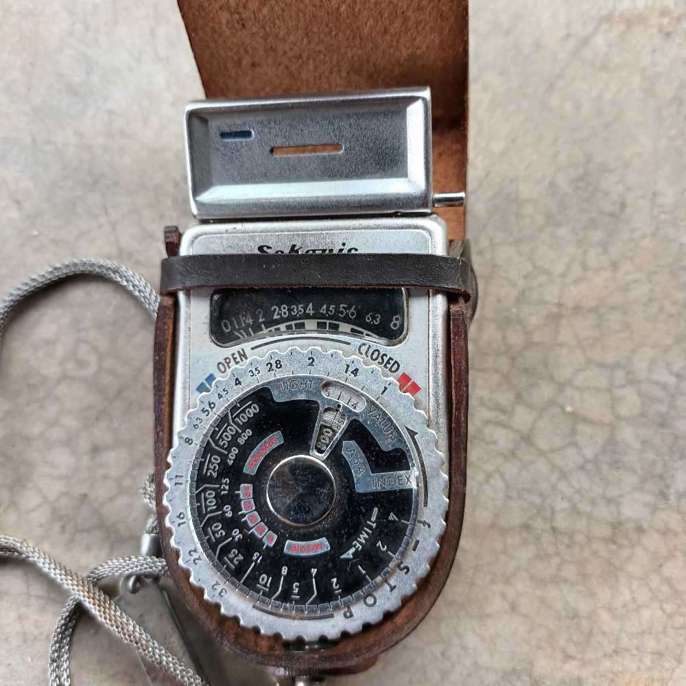 Sekonic F6 vintage light exposure meter with cover