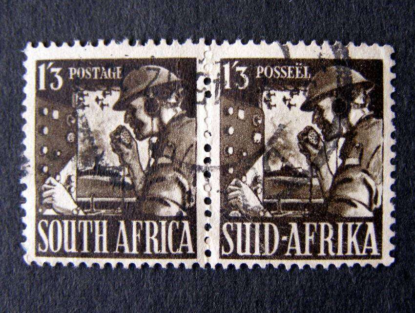 UNION OF S.A. - 1s.3d. Wartime Signaller Pair 1943