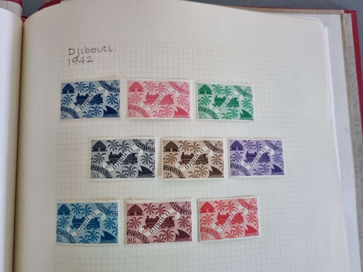 NEW AGE STAMP ALBUM SPRINGBACK WITH FRENCH COLONIES MINT/USED. AS PER IMAGES. NB: PLEASE READ BELOW!