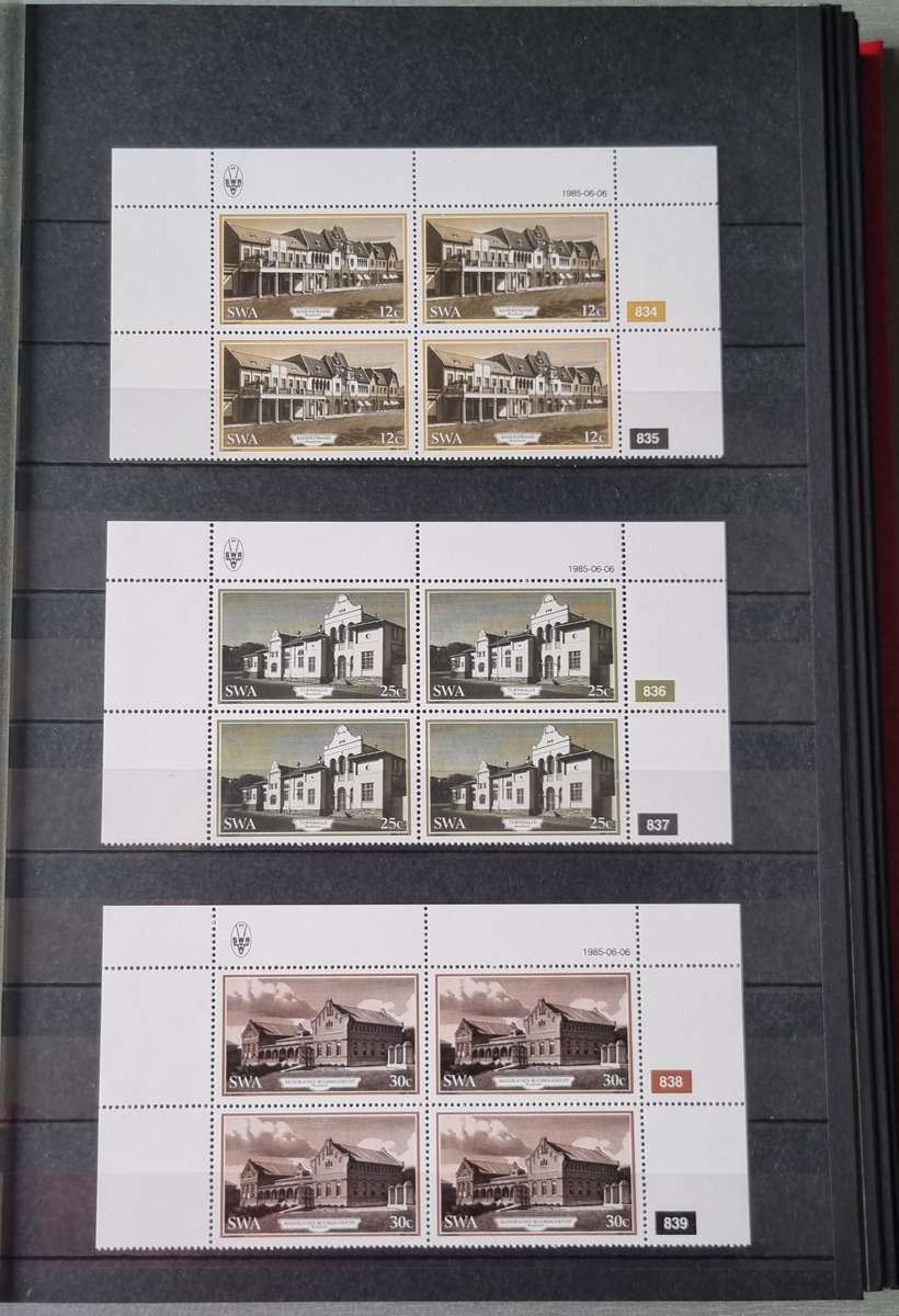 LINDER ALBUM IN DECENT NICK WITH MINT/CTO SWA CONTROLS/SINGLES ETC. AS PER IMAGES. PLEASE READ BELOW