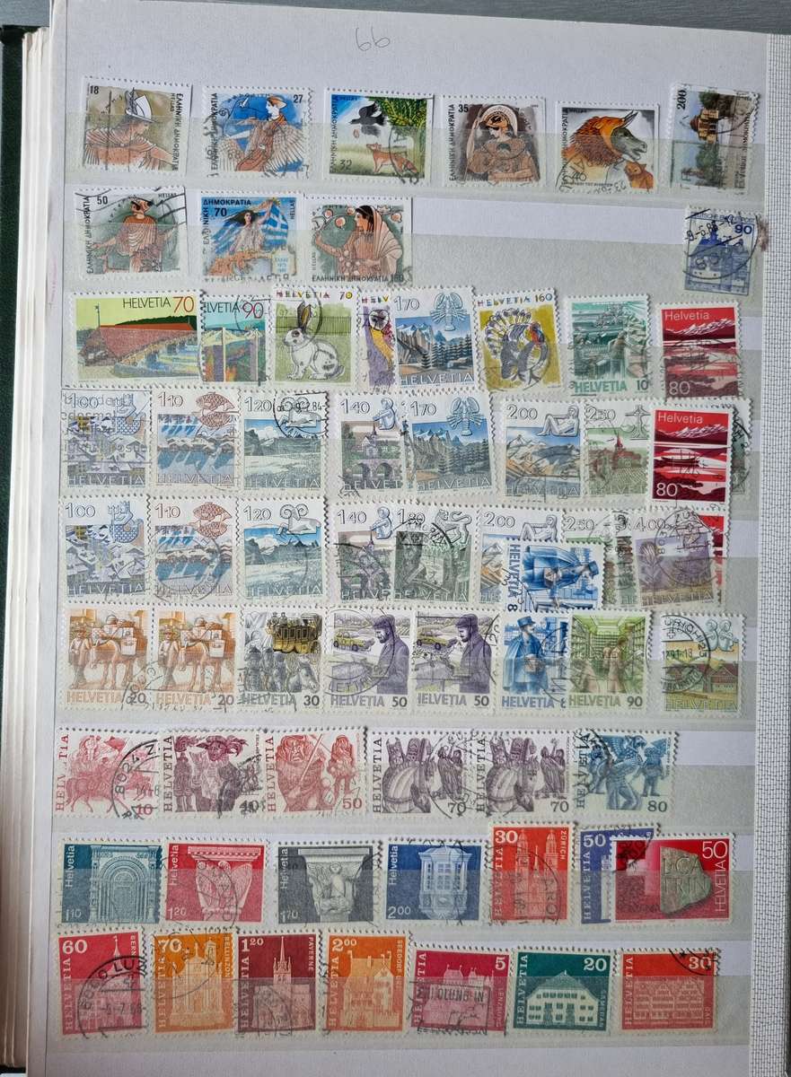 IDEAL ALBUM 2ND HAND WITH MIXED WORLD STAMPS (MAJORITY USED). AS PER IMAGES. NB: PLEASE READ BELOW!!