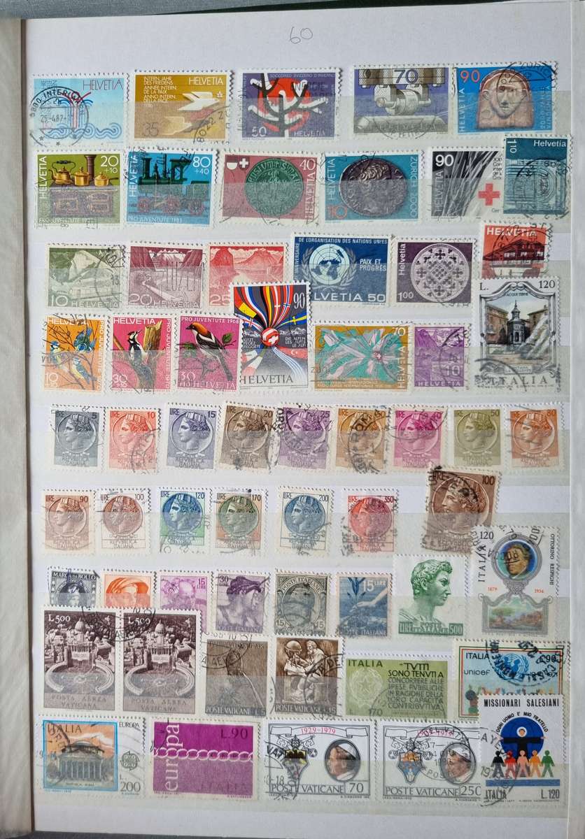 IDEAL ALBUM 2ND HAND WITH MIXED WORLD STAMPS (MAJORITY USED). AS PER IMAGES. NB: PLEASE READ BELOW!!