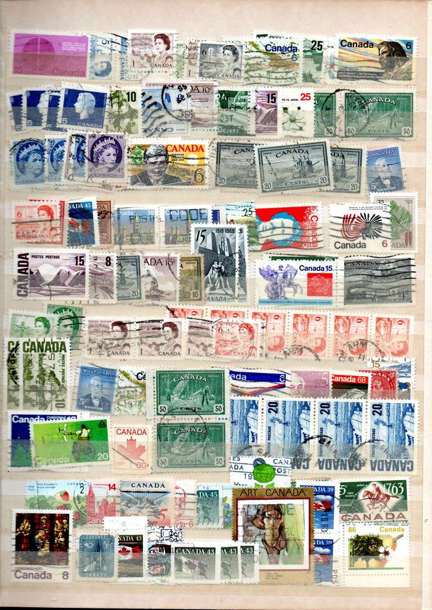 LIGHTHOUSE ALBUM 2ND HAND WITH MOSTY USED CANADA STAMPS. AS PER SCANS. NB: PLS READ BELOW!!!