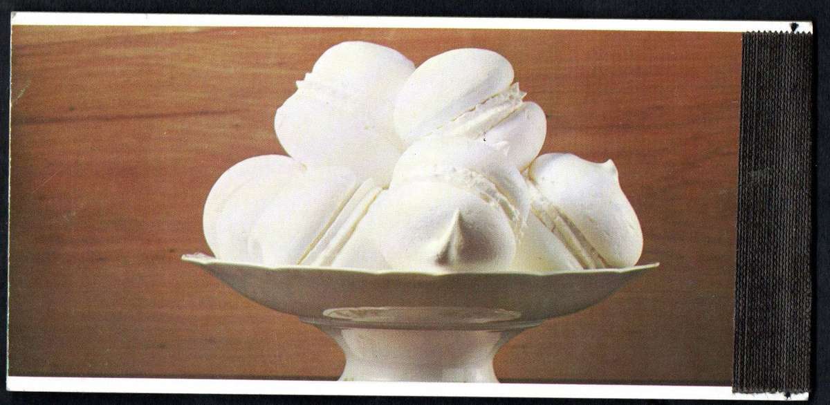 GB 1969 'Stamps for Cooks' 1 pound booklet with Machin type stamps - sewn thread.