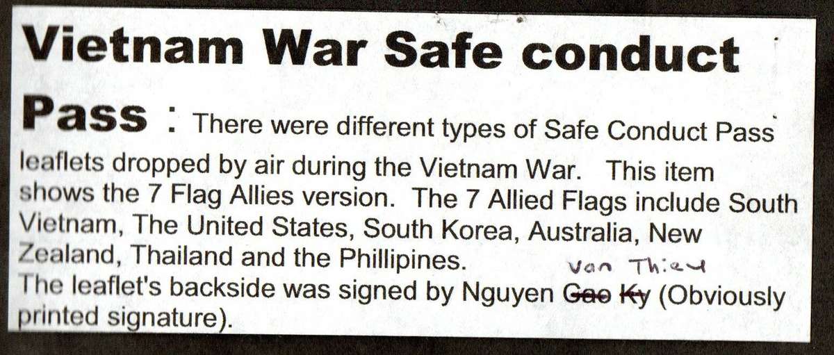 Vietnam War Giay Thong-Hanh Safe Conduct Pass  as described  interesting item.