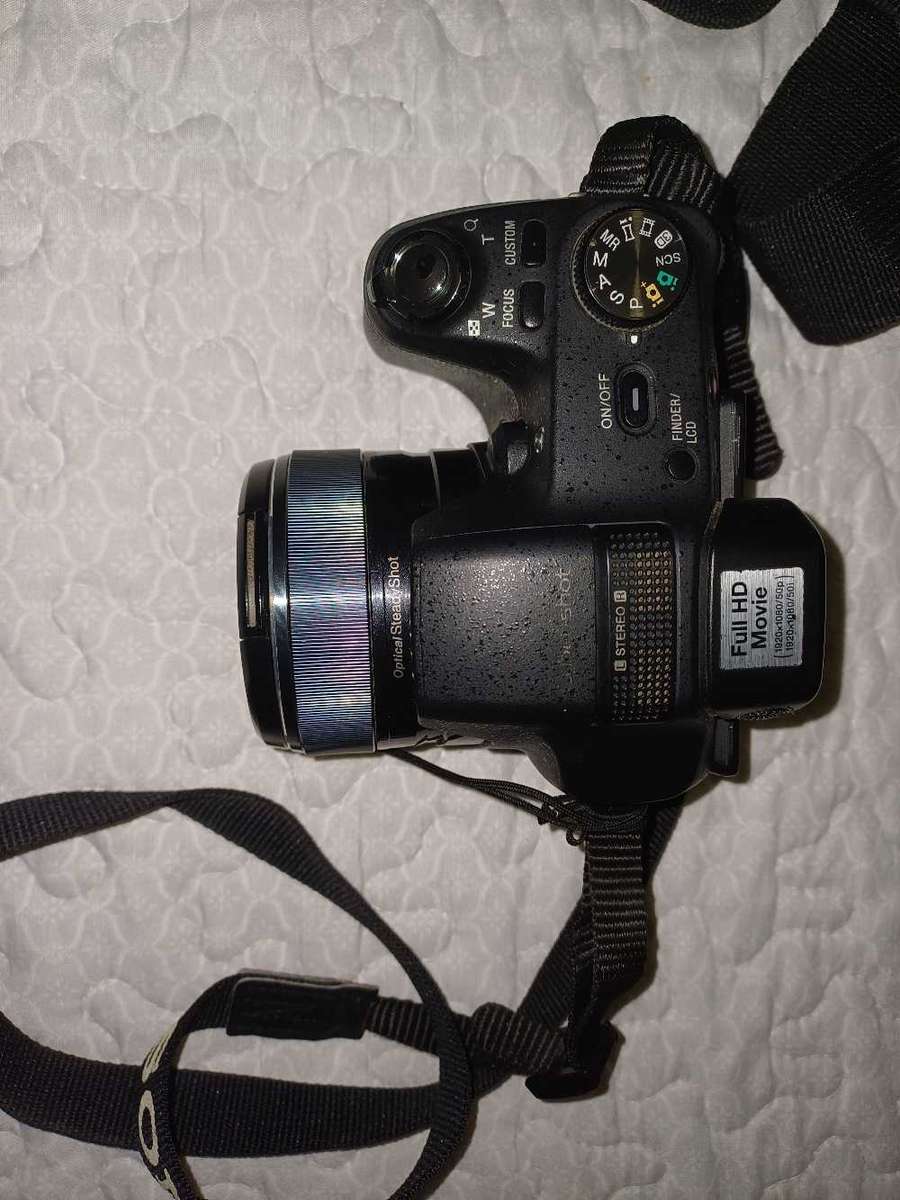 Sony dsc-hx100v camera 16.2 mp + Camera bag