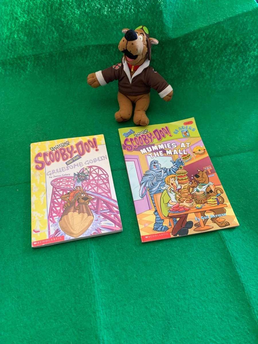 SCOOBY DOO  CHARACTER TOY AND 2 X STORY BOOKS