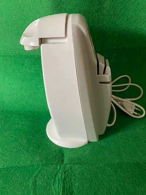 SALTON ELITE ELECTRIC CAN OPENER (LIKE NEW)