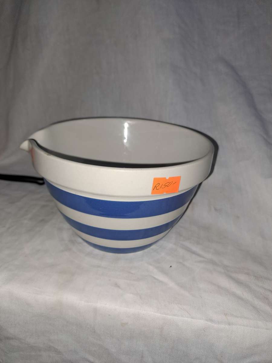 Blue and white Cornish ware bowl