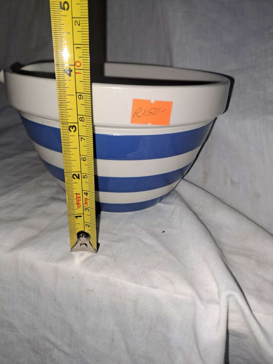 Blue and white Cornish ware bowl