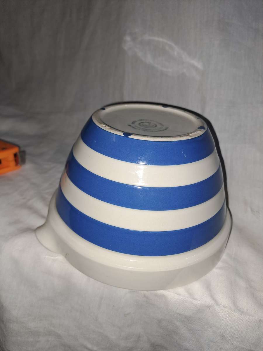 Blue and white Cornish ware bowl