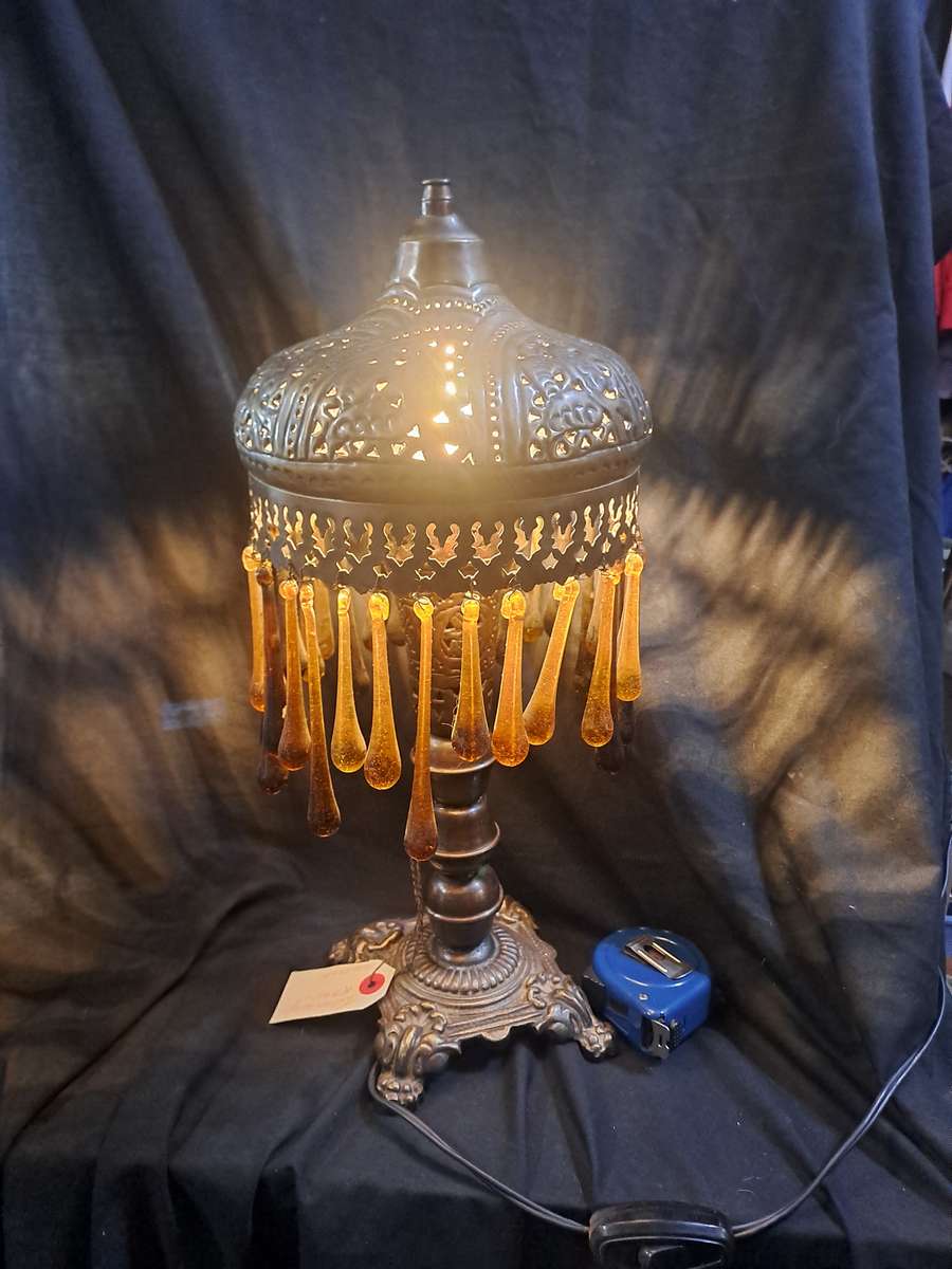 Vintage Moroccan metal lamp (works)