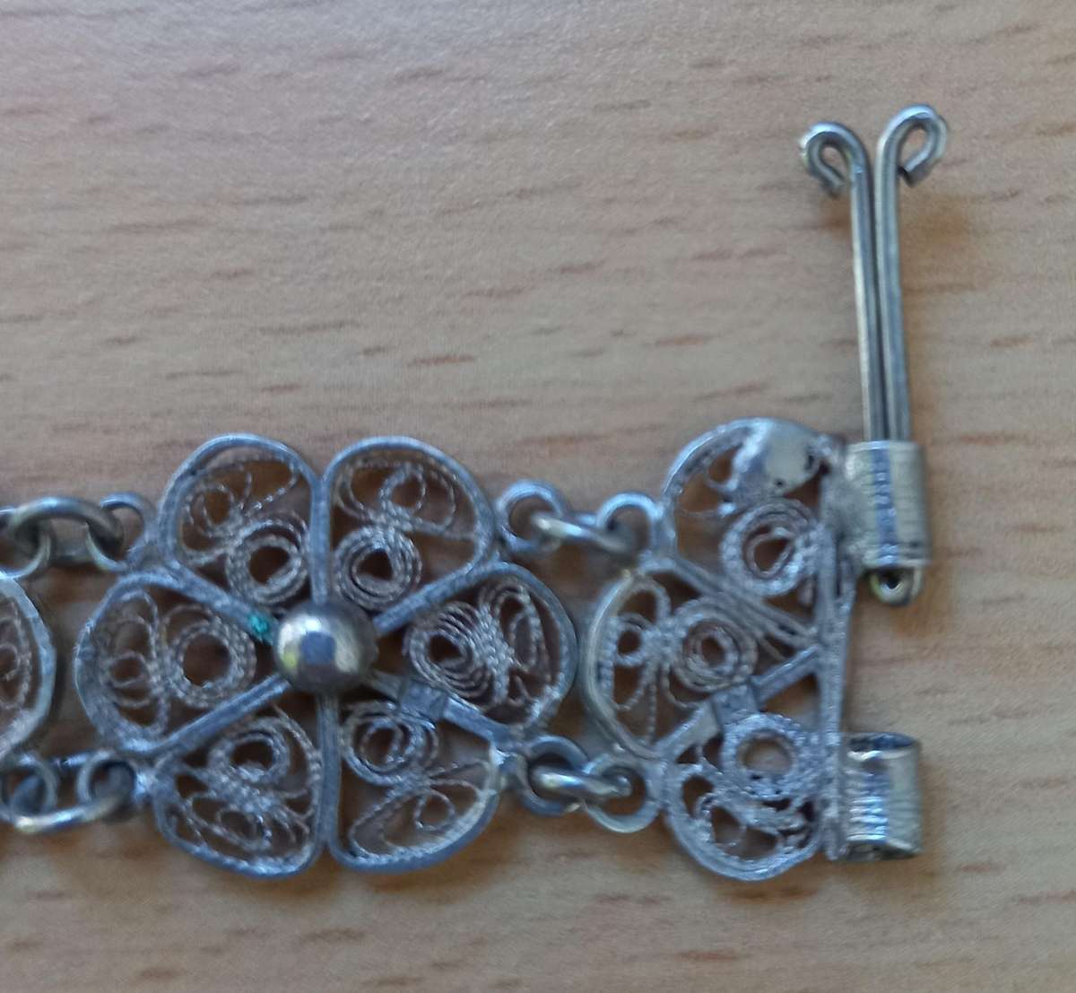 Vintage silver filigree bracelet with interesting clasp
