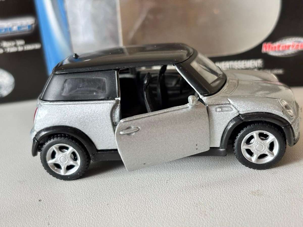 Mini Cooper "Power Racer" (Maisto)