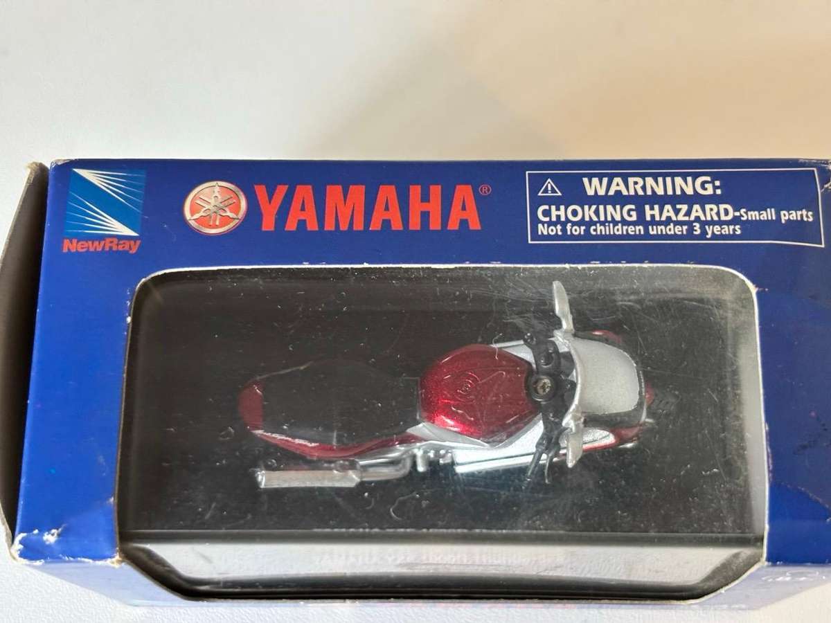 Yamaha YZF 1000R Thunderace (NewRay 1:32)