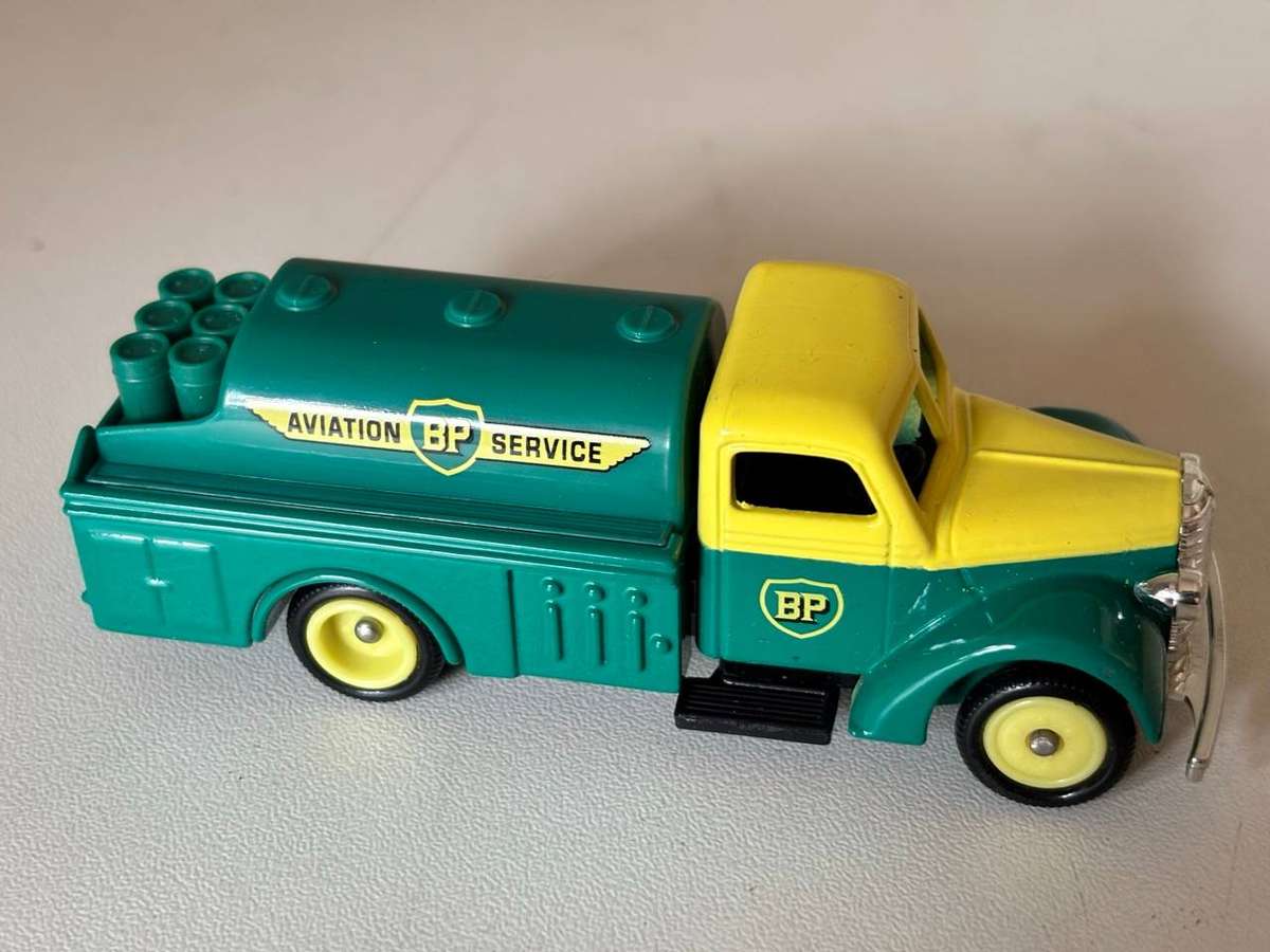 Ford Tanker 1939 "BP" issue 8 (Lledo/Days Gone +/-1:60)