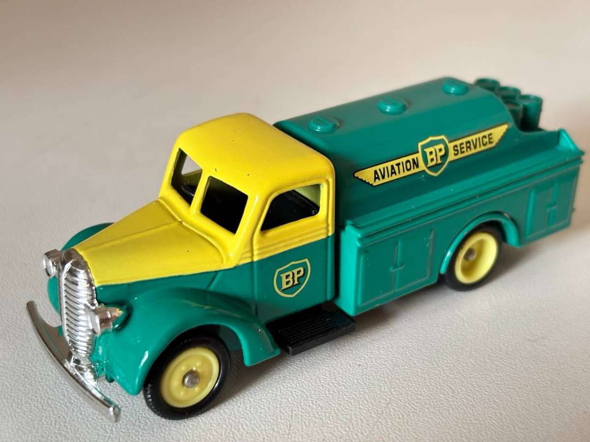 Ford Tanker 1939 "BP" issue 8 (Lledo/Days Gone +/-1:60)