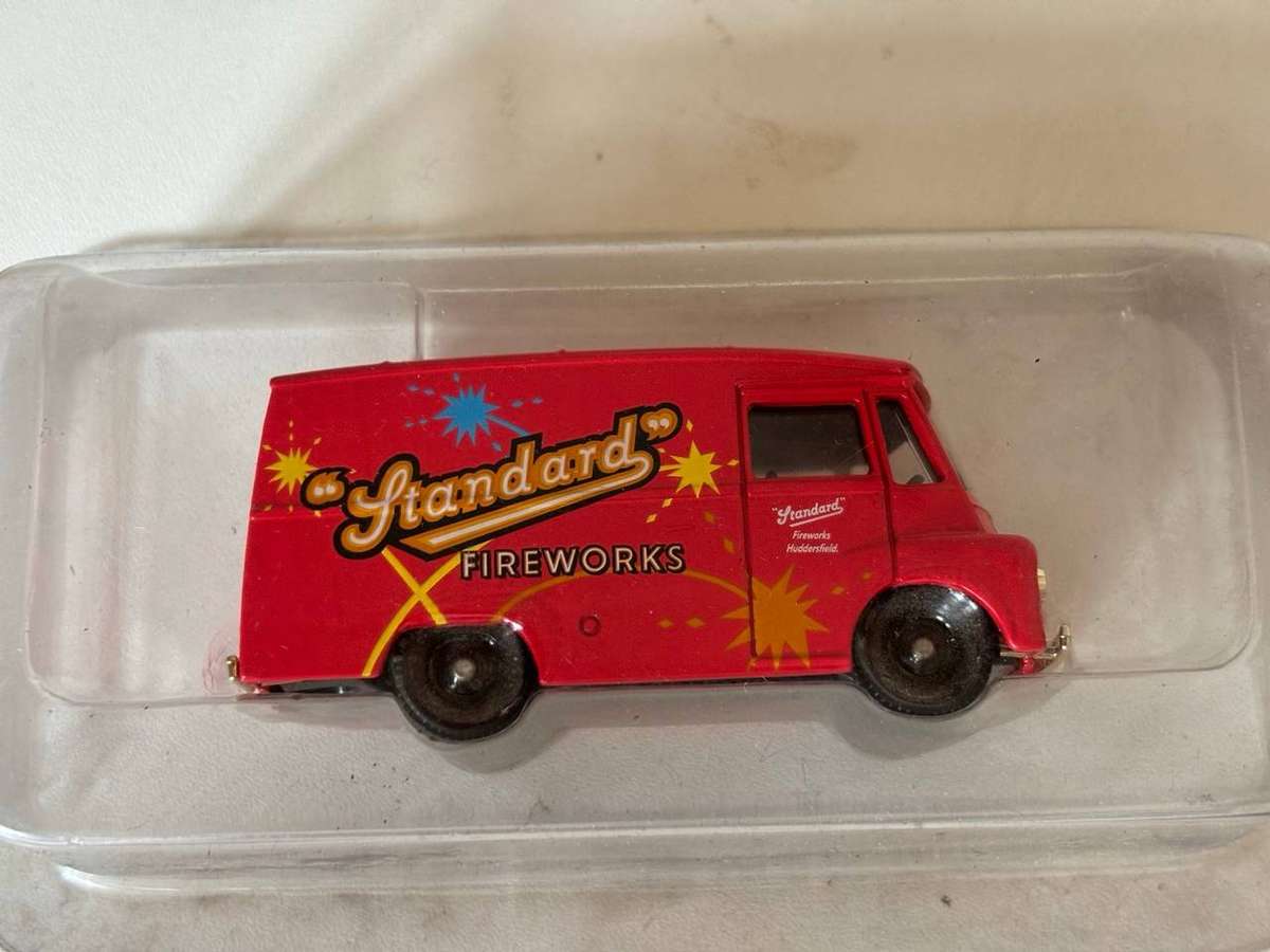 LD Van "Standard Fireworks" issue 15 (Lledo/Days Gone +/-1:60)