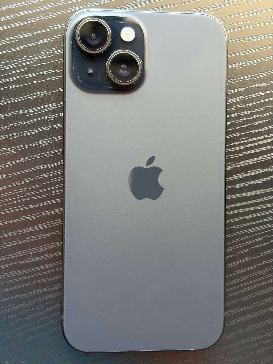Apple iPhone 15 Black 128GB (Pre-Owned)