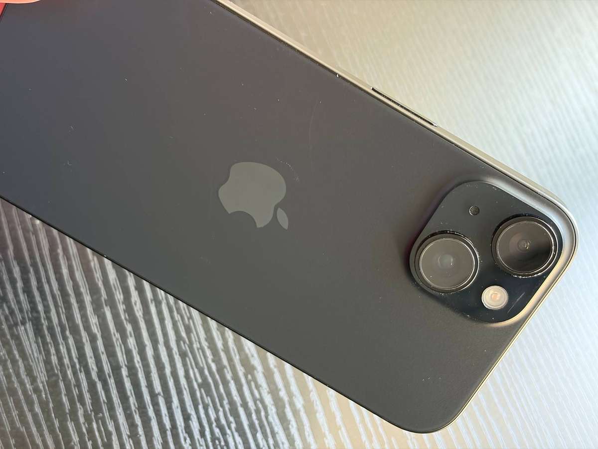 Apple iPhone 15 Black 128GB (Pre-Owned)