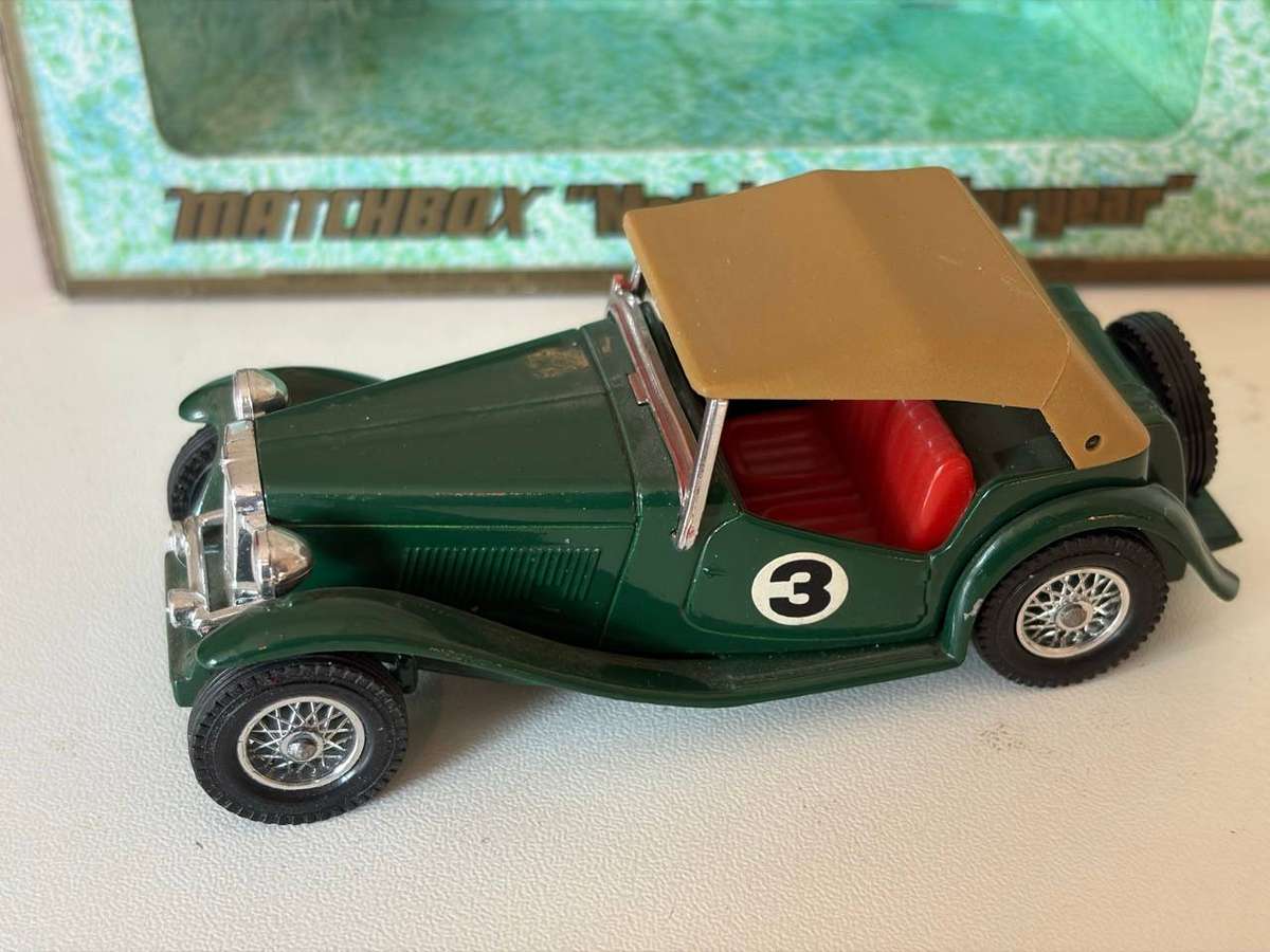 MG T.C. 1945 - Y-8 (Lesney Models of Yesteryear +/-1:43 - with box)