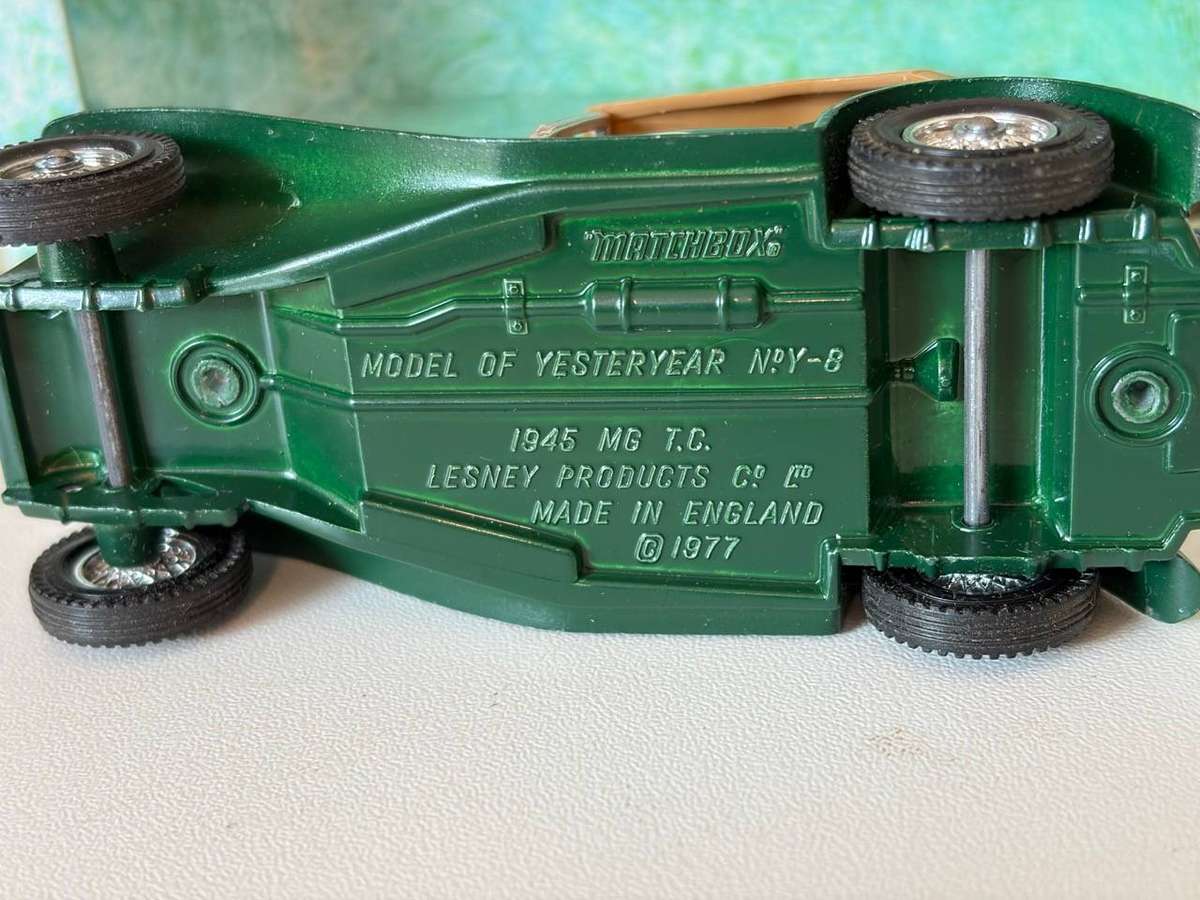 MG T.C. 1945 - Y-8 (Lesney Models of Yesteryear +/-1:43 - with box)