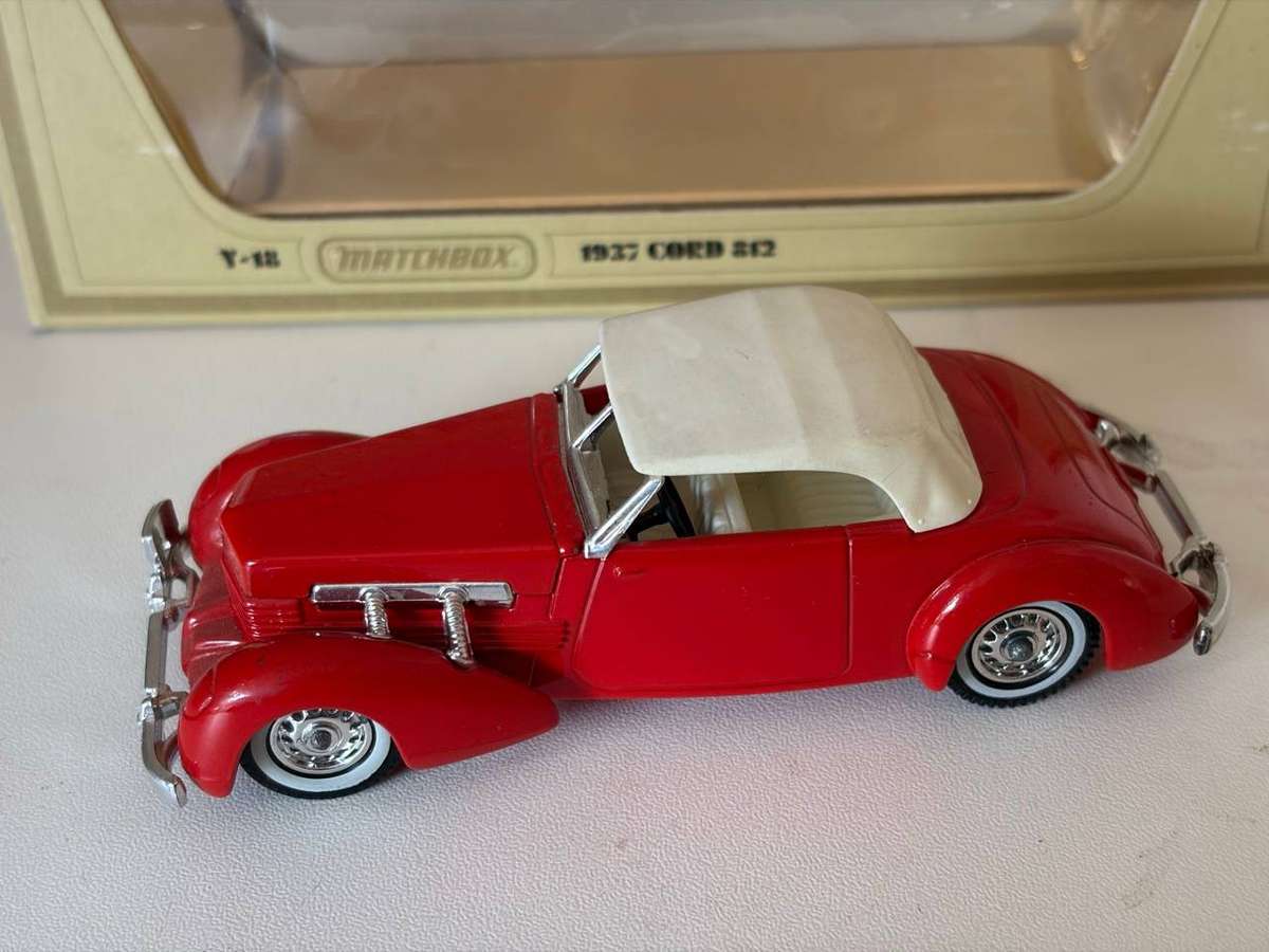Cord Model 812 1937 - Y-18 (Lesney Models of Yesteryear +/-1:43 - with box)