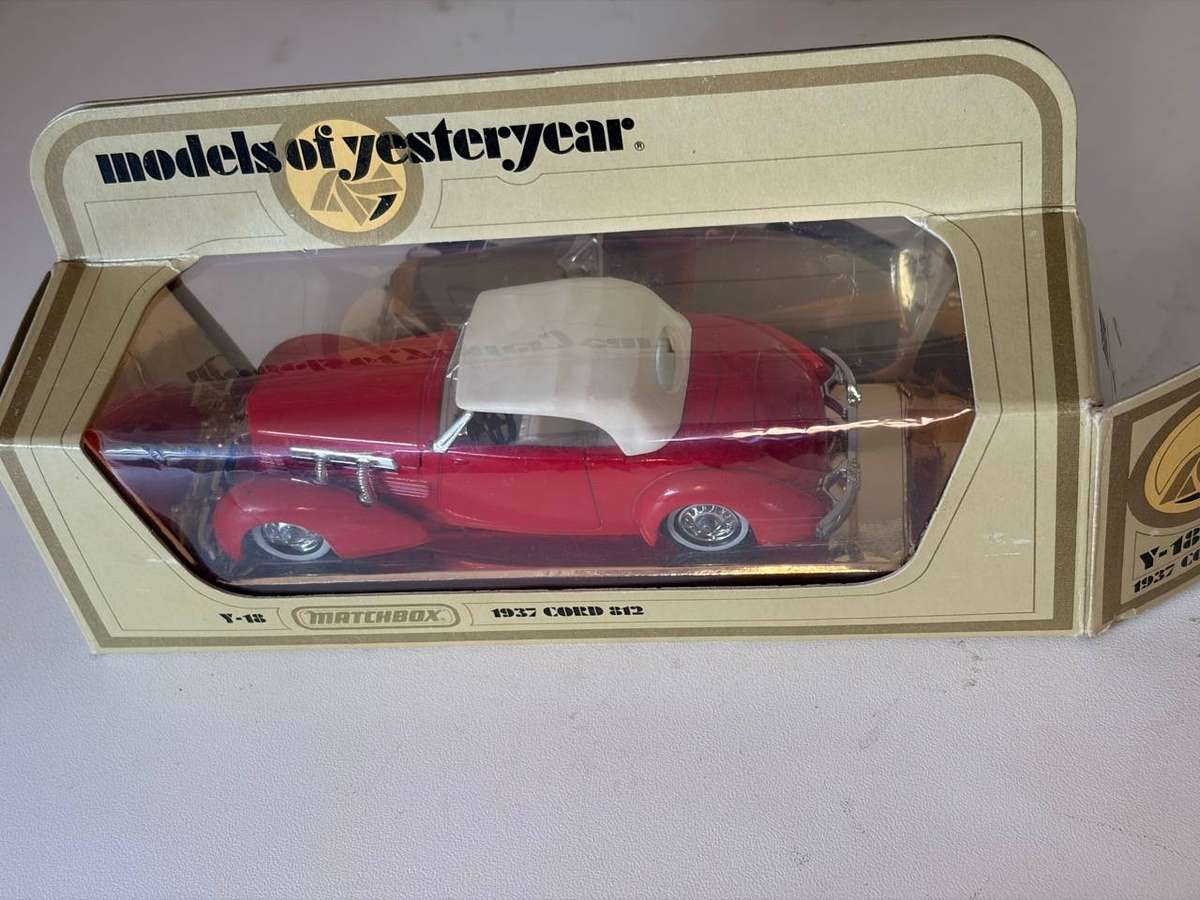 Cord Model 812 1937 - Y-18 (Lesney Models of Yesteryear +/-1:43 - with box)