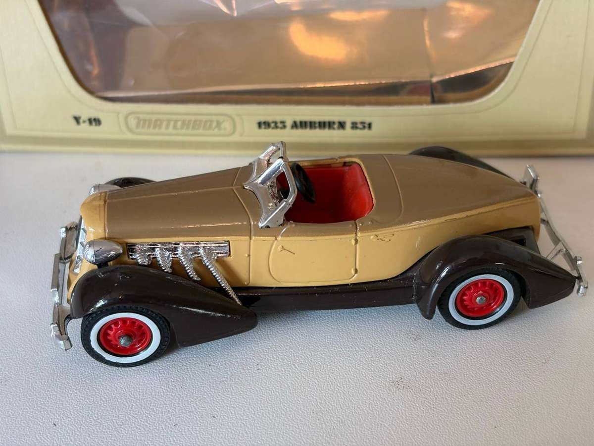Auburn 851 1935 - Y-19 (Lesney Models of Yesteryear +/-1:43 - with box)