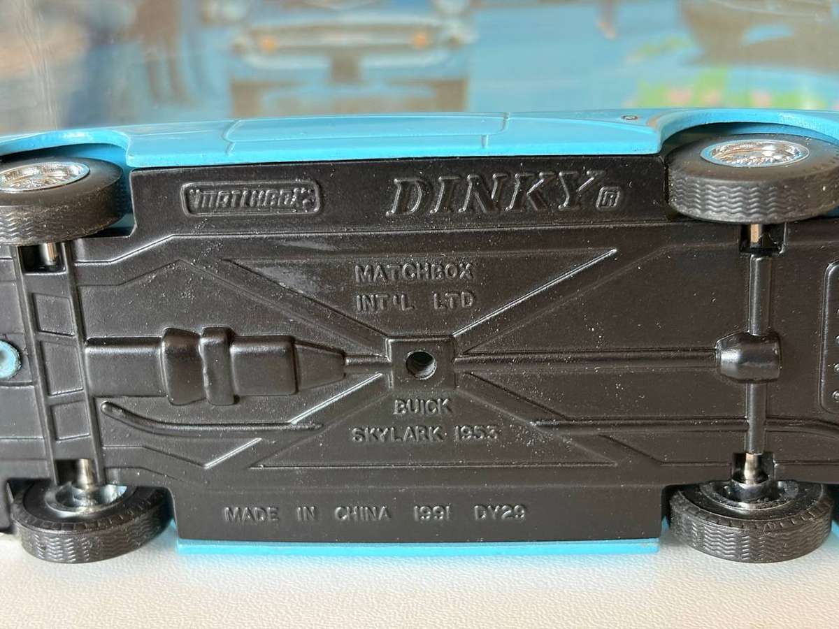 Buick Skylark 1953 - DY-29 (Dinky +/-1:43 - with box)