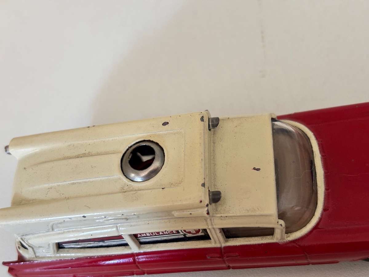 Superior Ambulance with Cadillac Chassis #437 (Corgi +/-1:43 made in Britain)