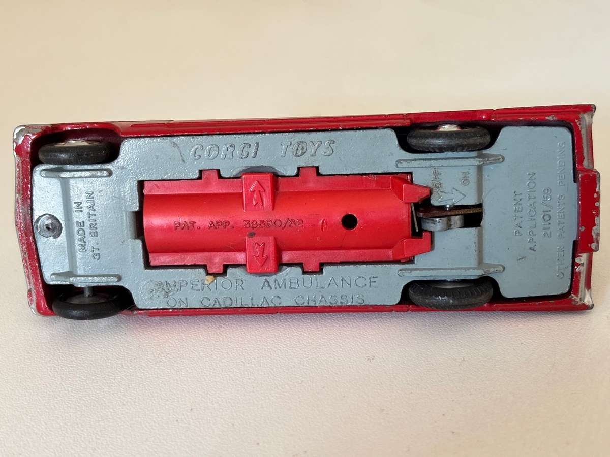 Superior Ambulance with Cadillac Chassis #437 (Corgi +/-1:43 made in Britain)