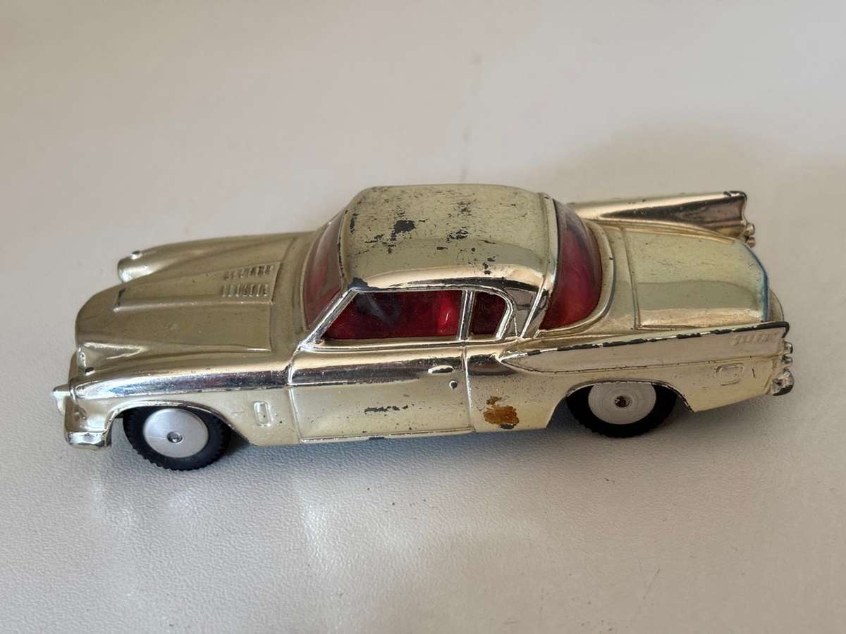Studebaker Golden Hawk #211S (Corgi +/-1:43 made in Britain)
