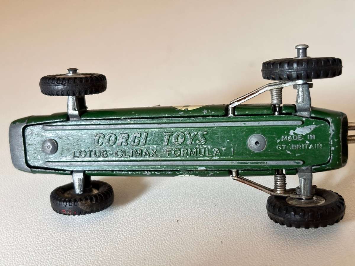 Lotus Climax Formula 1 #155 (Corgi +/-1:43 made in Britain)