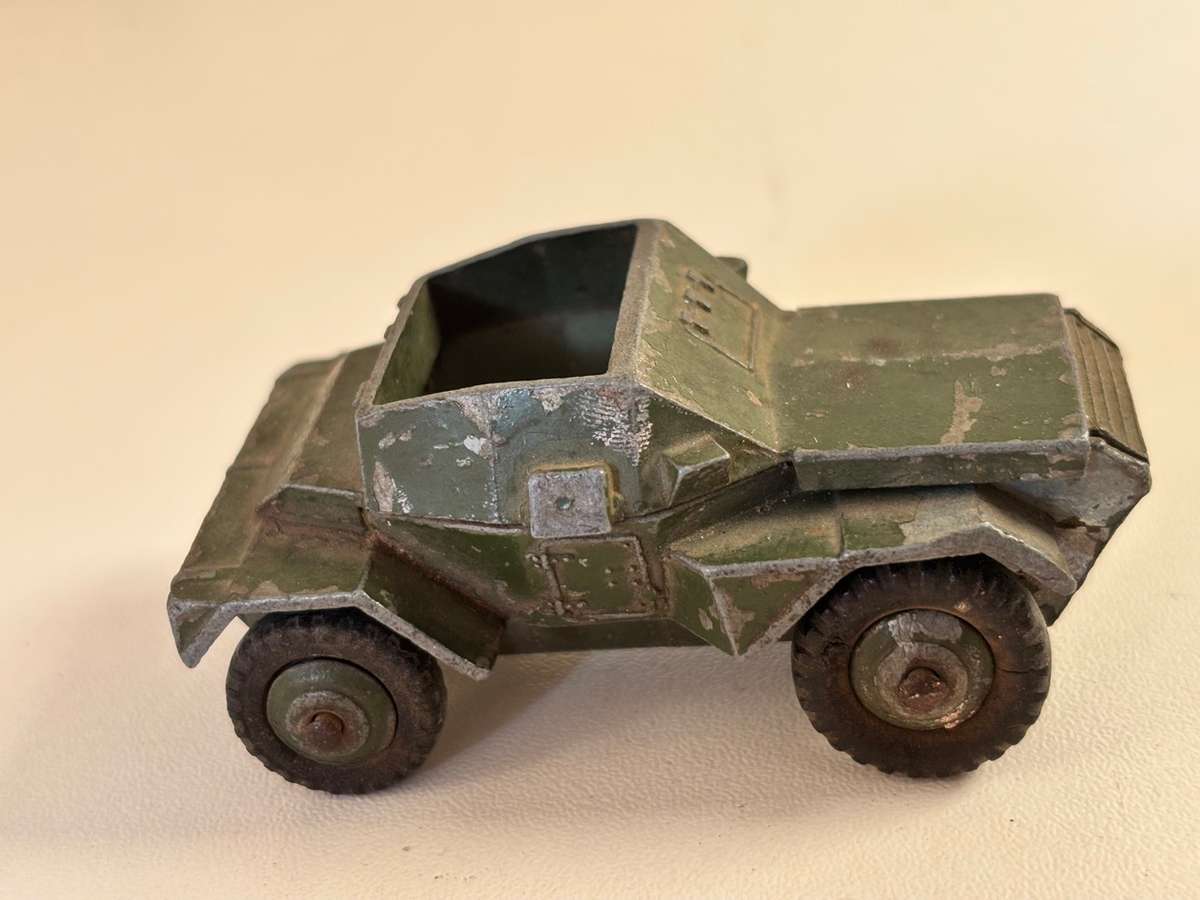 Vintage Scout Car #673 1946 (Dinky - made in Britain)