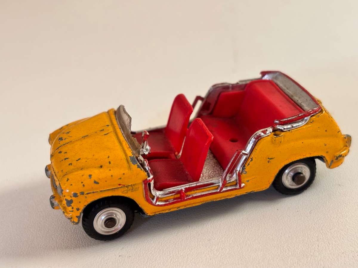 Ghia Fiat 600 Jolly (Corgi +/-1:43 made in Britain)