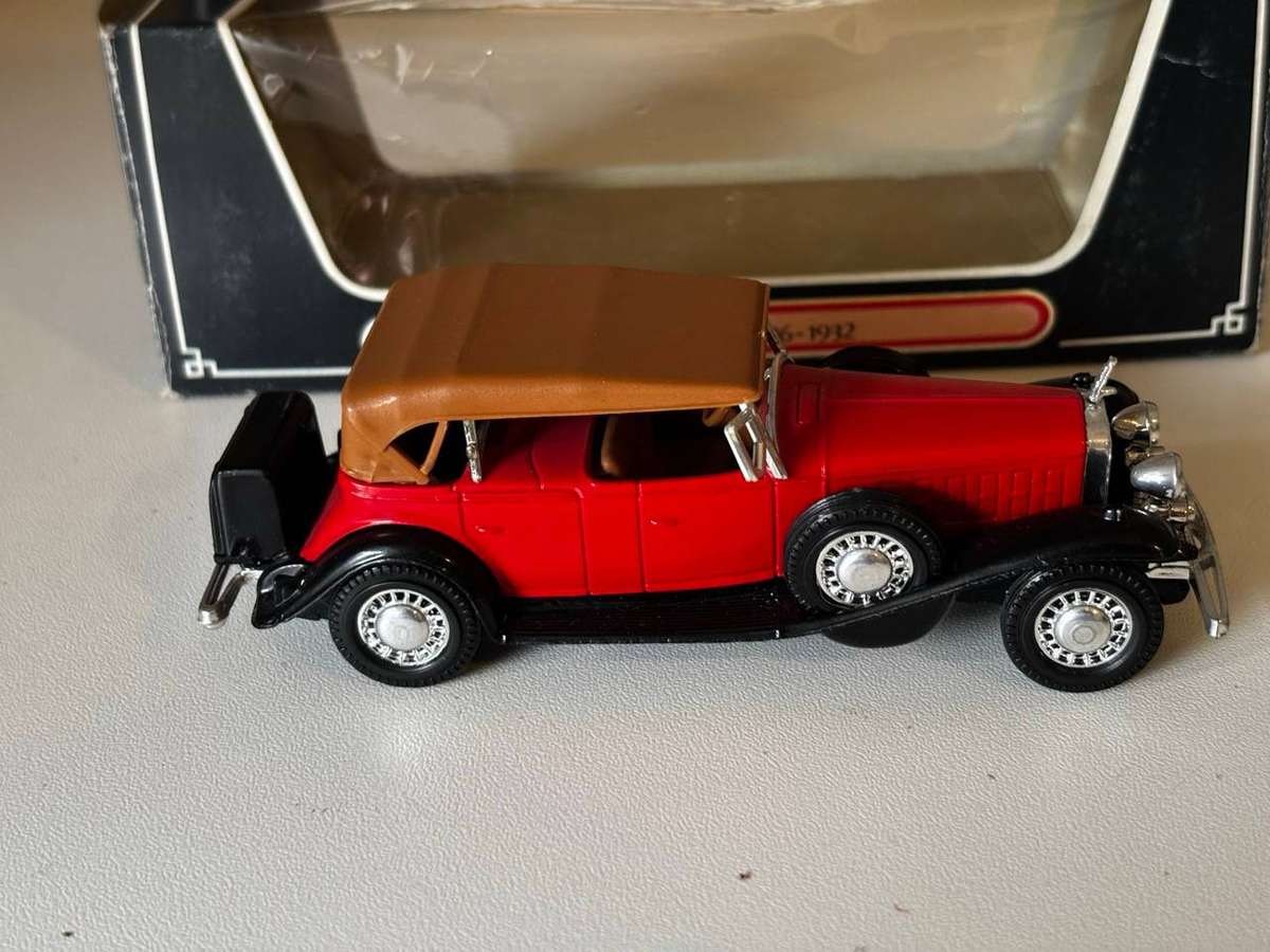Cadillac V-16 1932 (Guisval +/-1:43 - with box)