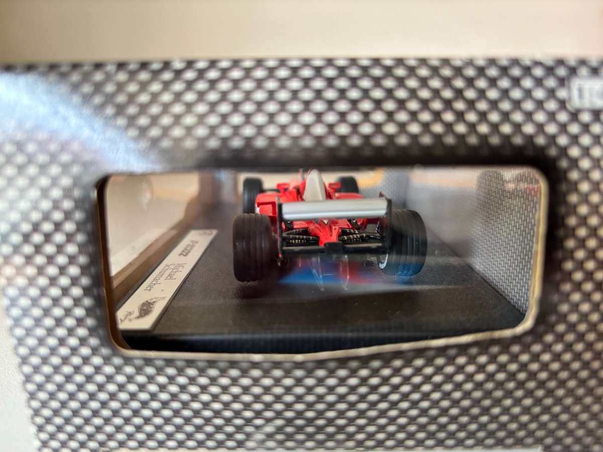 Michael Schumacher - 2002 Ferrari F1 (Hotwheels rare 1:43)
