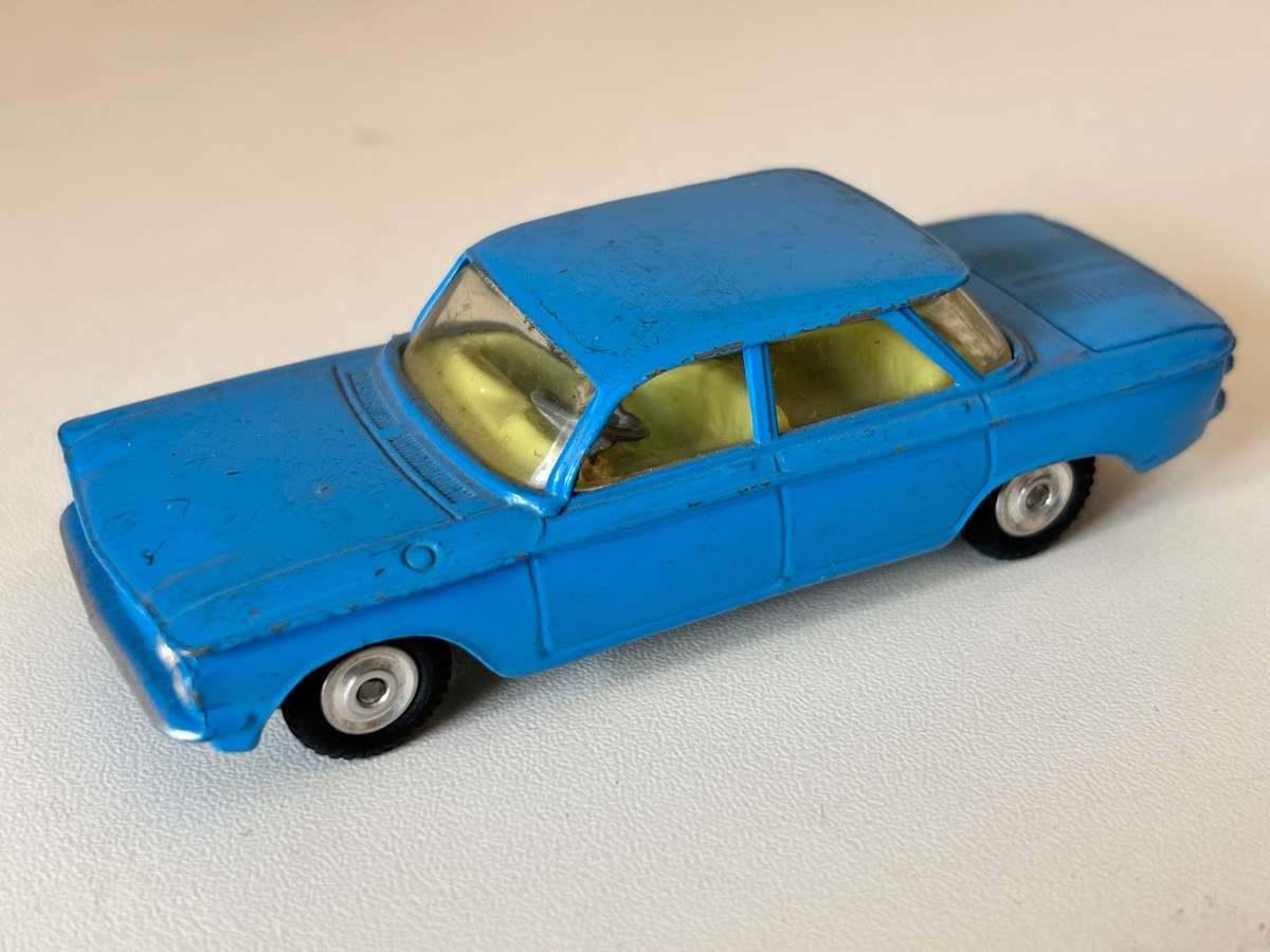 Chevrolet Covair #229 (Corgi +/-1:43 made in Britain)