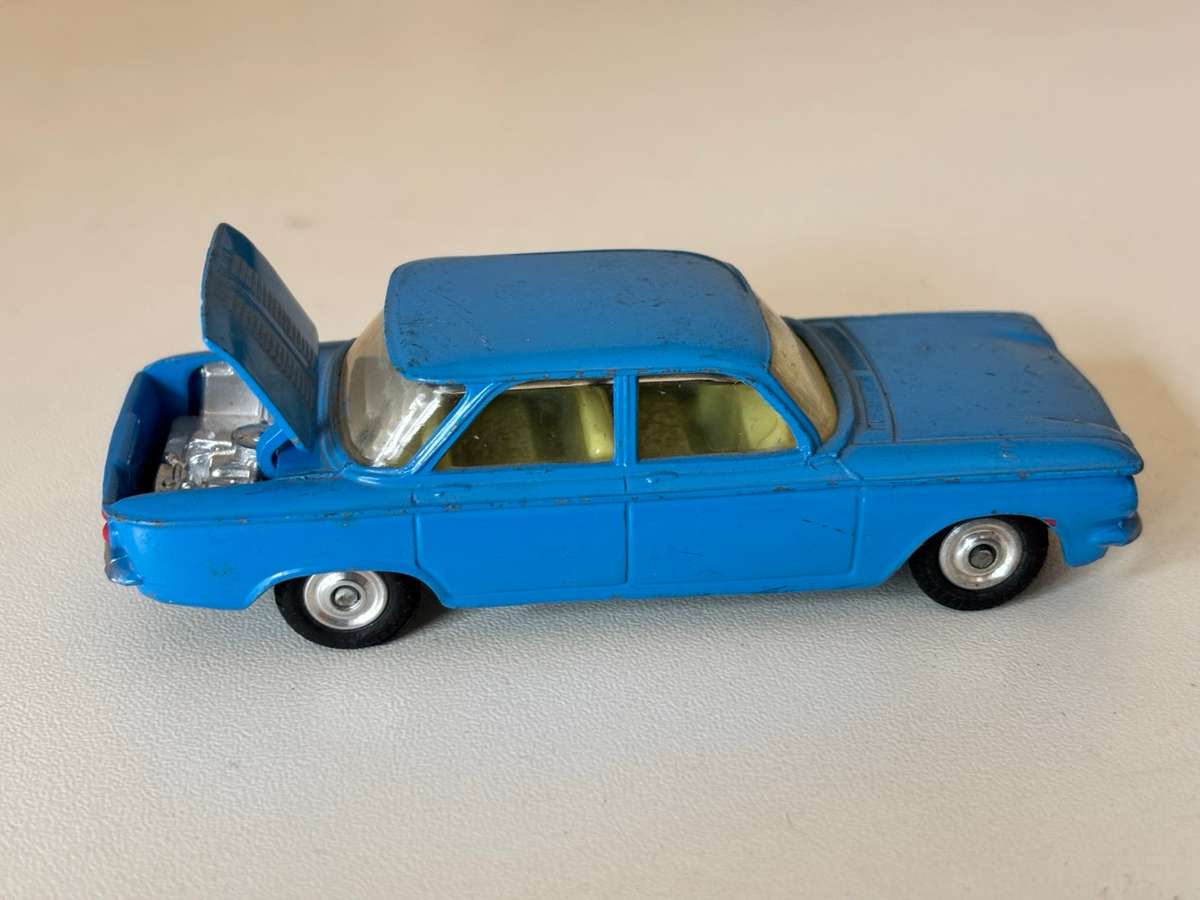 Chevrolet Covair #229 (Corgi +/-1:43 made in Britain)