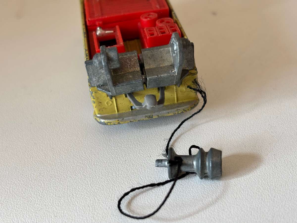 Volkswagen Tow Truck #490 (Corgi +/-1:43 made in Britain)