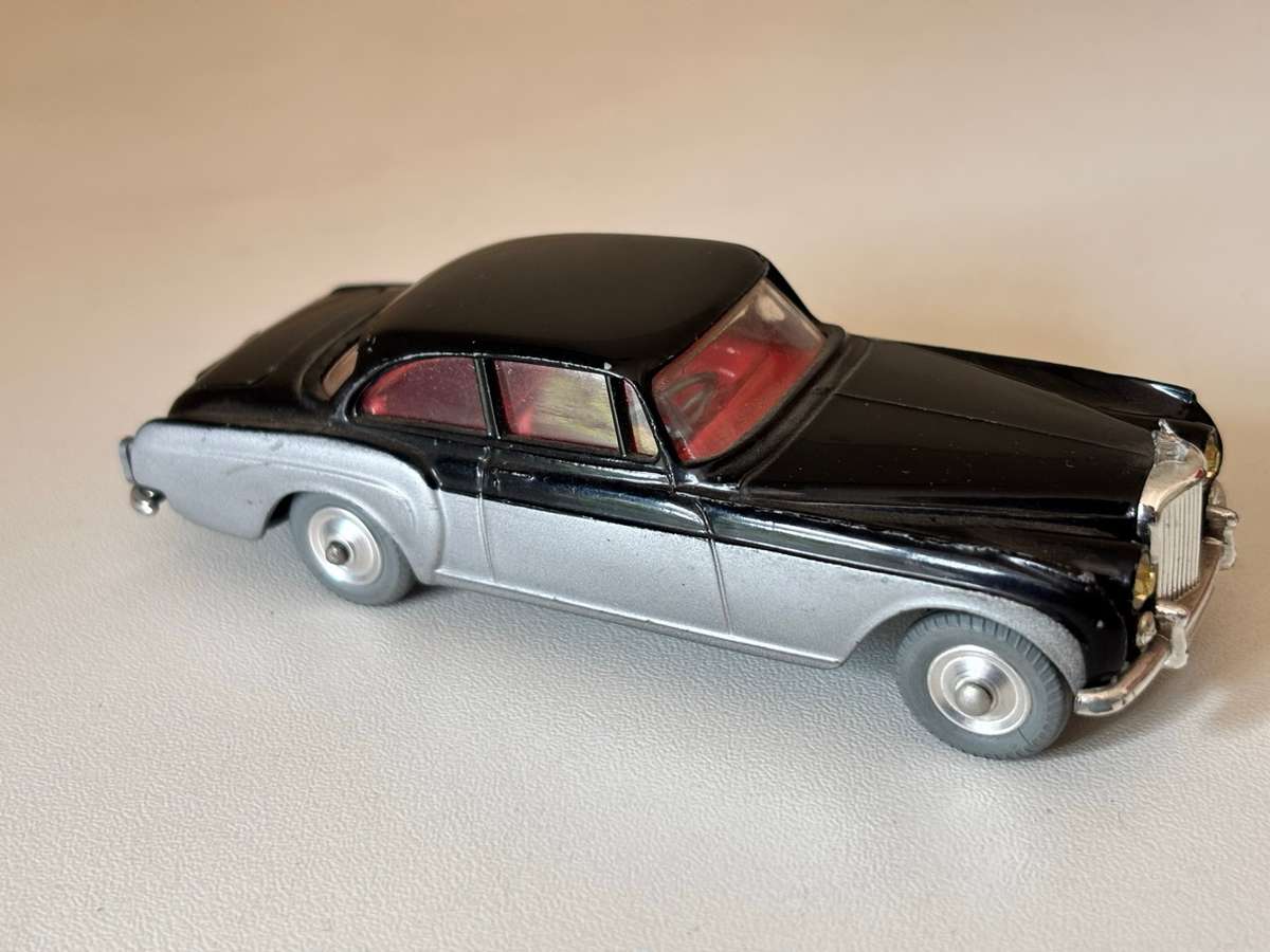 Bentley Continental #224 (Corgi +/-1:43 made in Britain)