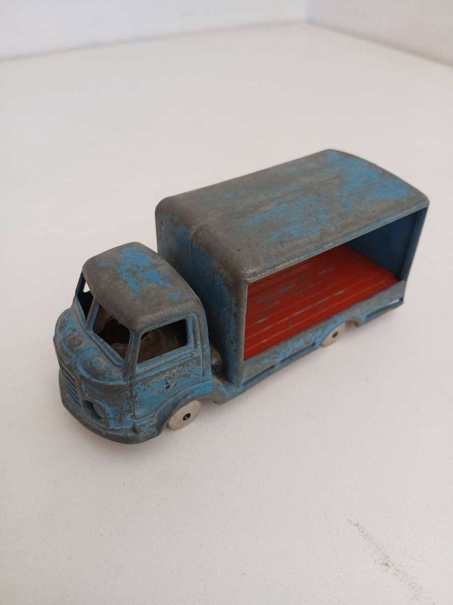 Karrier Bantam #455 (Corgi +/-1:43 made in Britain)