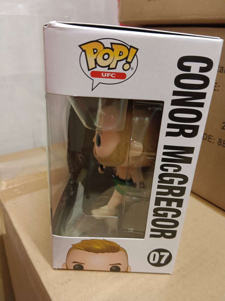 Funko POP! UFC CONOR MCGREGOR VINYL FIG ( WITH POP PROTECTOR )